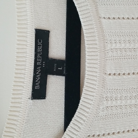 Banana Republic Cream Sweater - Picture 2 of 4